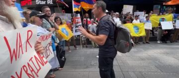 Митинг сторонников независимости от России. Нью-Йорк