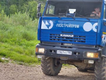 Как минимум три тягача московской компании «Газстройпром» сливали нечистоты в р. Нюя