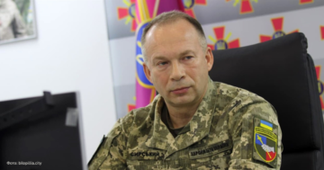Ростислав Мартынюк: Генерал Сырский – главнокомандующий ВСУ, родословная которого происходит из шляхты и от представителей порабощенного народа эрзя. Он точно не «русский»