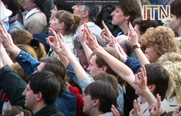 Velvet Revolution: Raw Footage of Soviet Troops Leaving Czechoslovakia [1990]