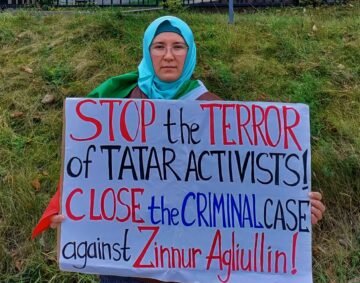 Aida Abdrakhmanova pickets in front of the Russian embassy in Stockholm